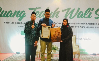 Ruang Teduh Wali Siswa dan Seminar Parenting: Emotional Regulation; Seni Memahami Diri Sebelum Memahami Anak